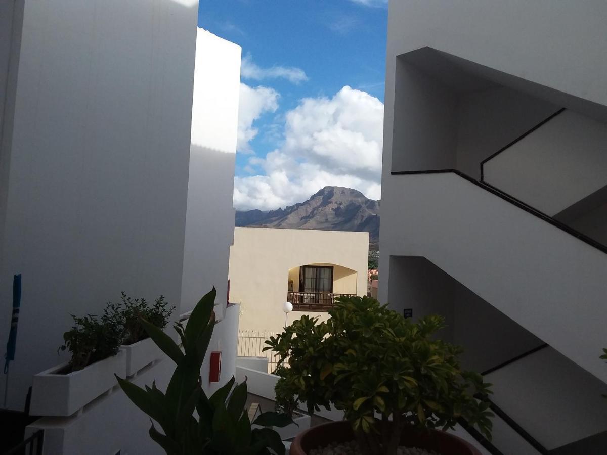 Beach 400Mtr, Top Of Mountain With Spectacular Surround View 200Mtr Los Cristianos  Luaran gambar