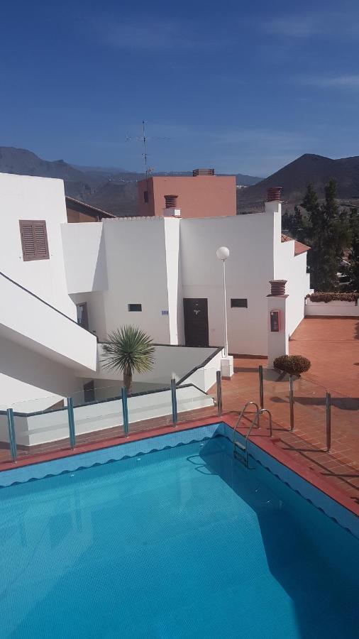 Beach 400Mtr, Top Of Mountain With Spectacular Surround View 200Mtr Los Cristianos  Luaran gambar