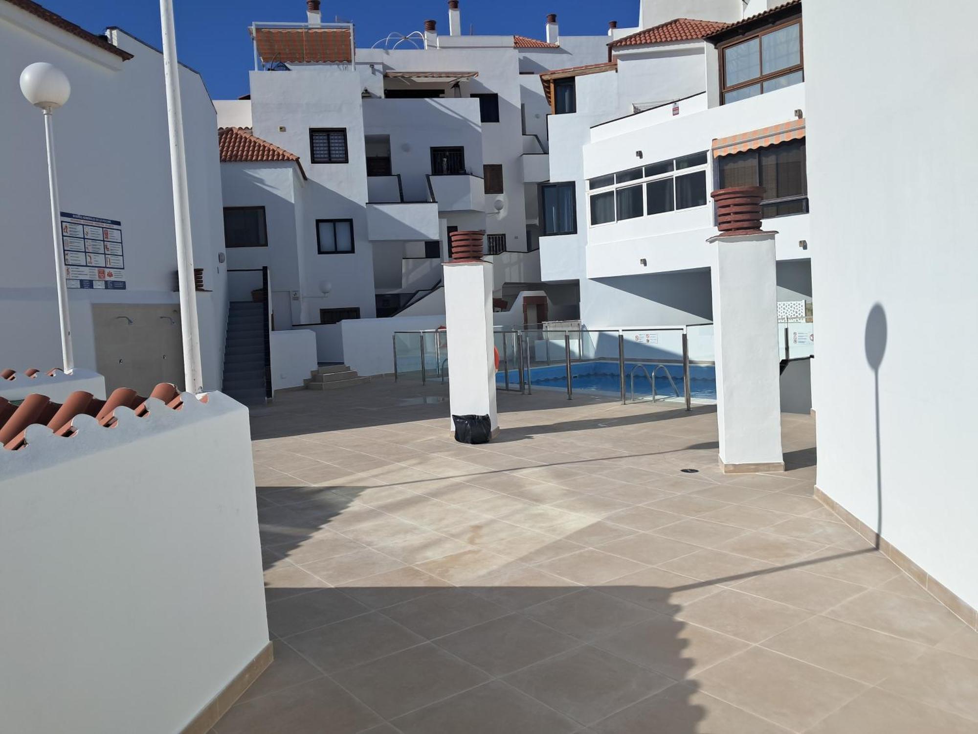 Beach 400Mtr, Top Of Mountain With Spectacular Surround View 200Mtr Los Cristianos  Luaran gambar